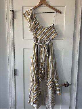 Lulu's Women’s High Tide Yellow White Stripe One-Shoulder Midi Ruffle Dress L